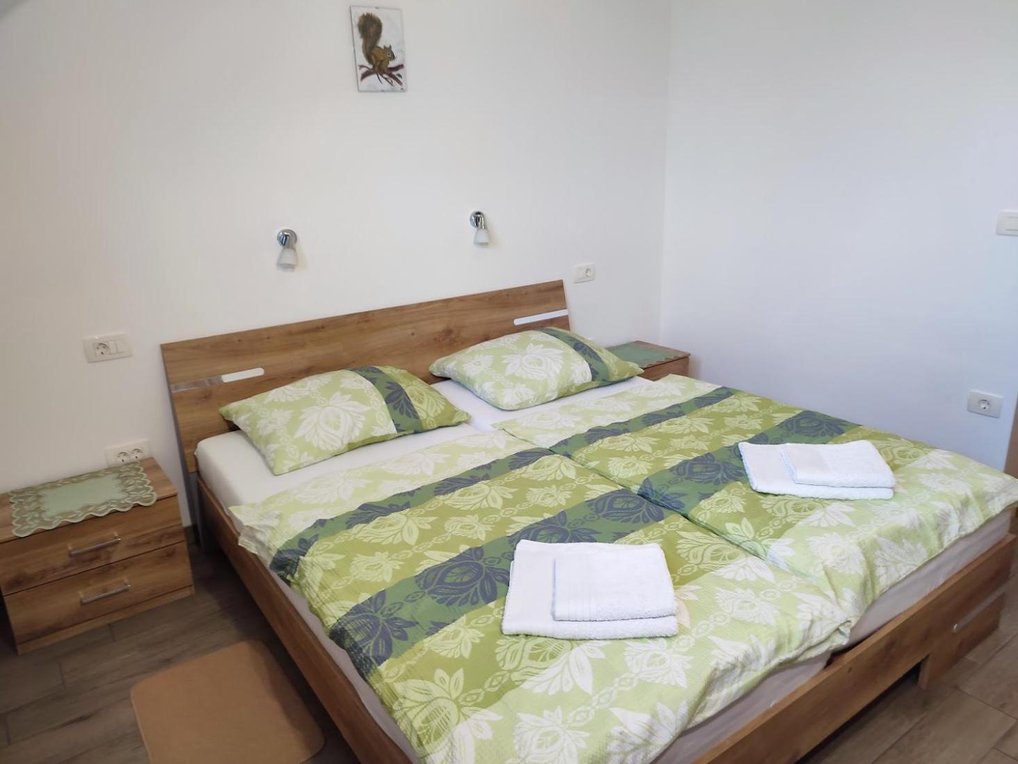 Apartments And Wellness Jelovca Радовлица Екстериор снимка