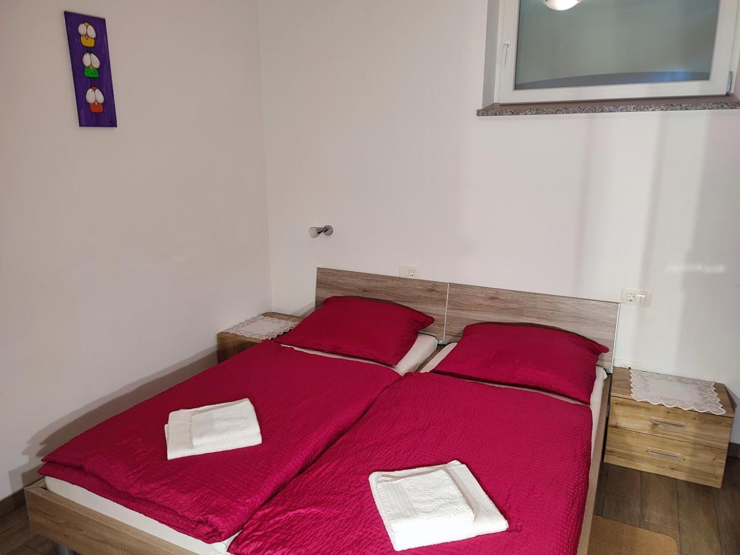 Apartments And Wellness Jelovca Радовлица Екстериор снимка