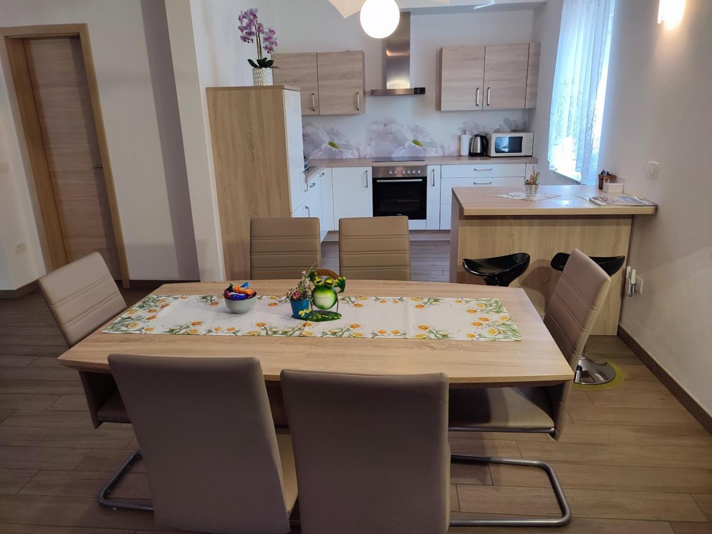 Apartments And Wellness Jelovca Радовлица Екстериор снимка
