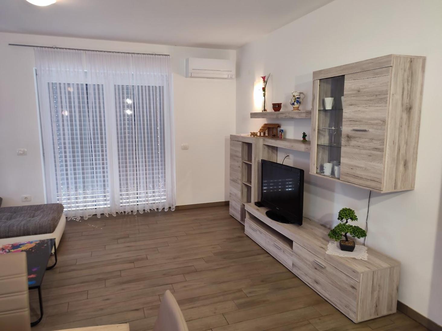 Apartments And Wellness Jelovca Радовлица Екстериор снимка