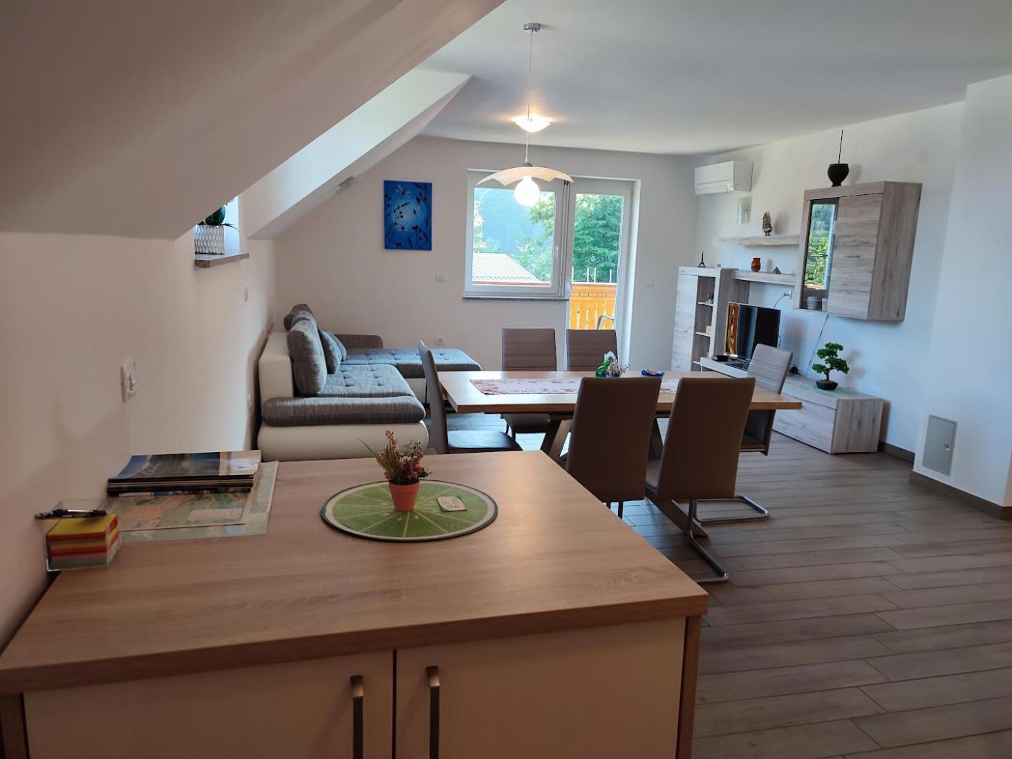 Apartments And Wellness Jelovca Радовлица Екстериор снимка
