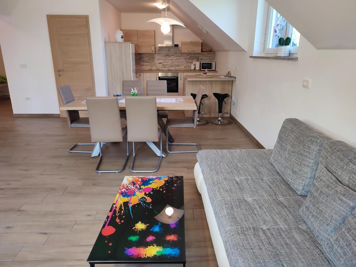 Apartments And Wellness Jelovca Радовлица Екстериор снимка