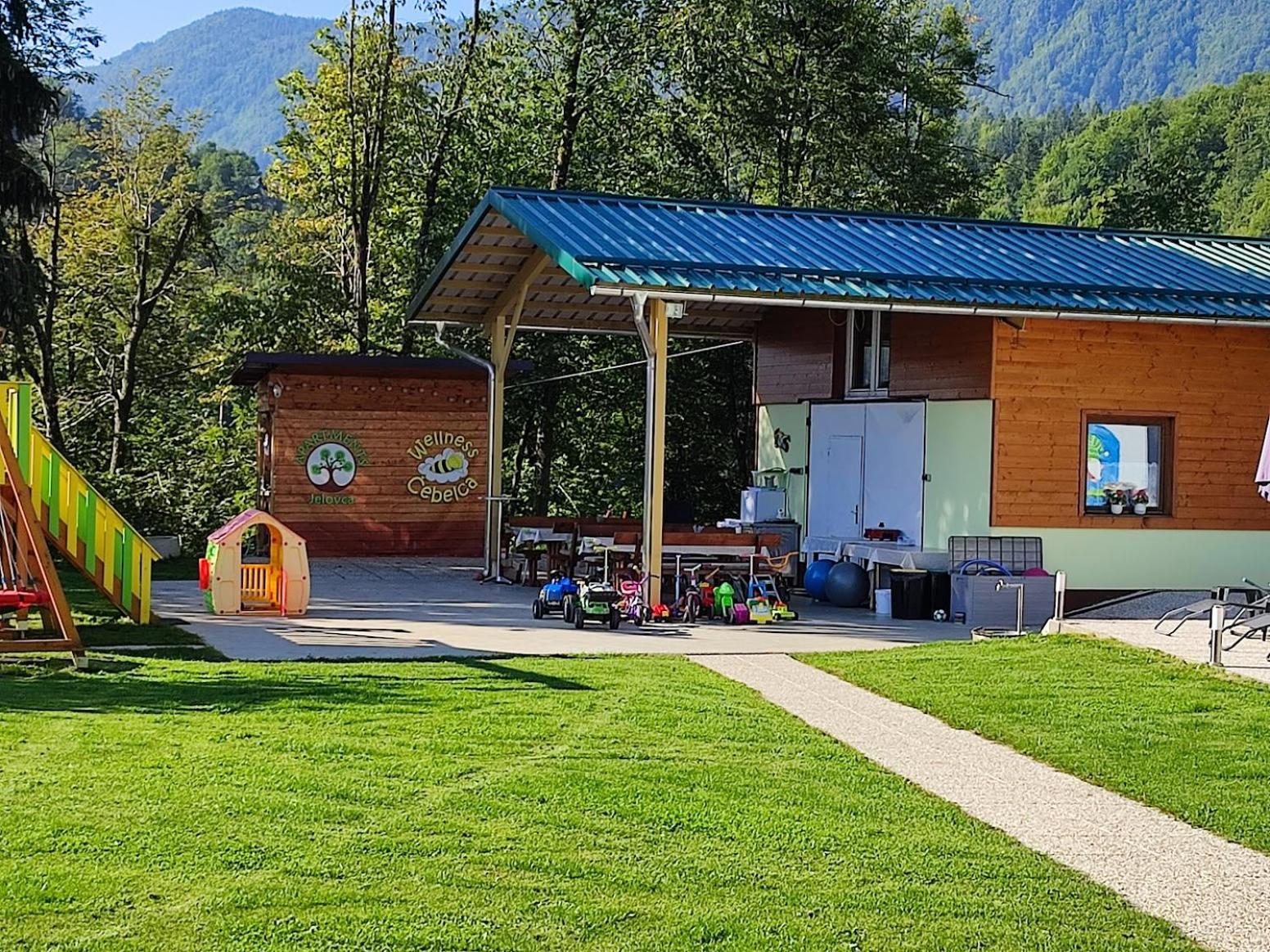 Apartments And Wellness Jelovca Радовлица Екстериор снимка