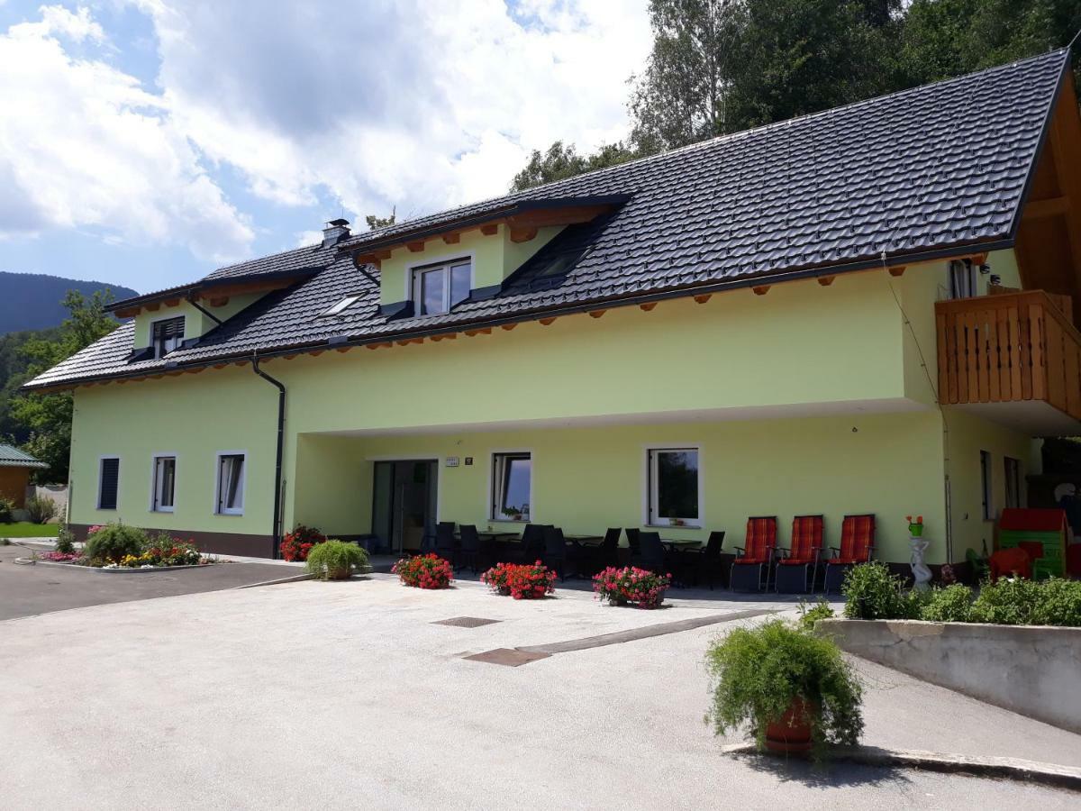 Apartments And Wellness Jelovca Радовлица Екстериор снимка